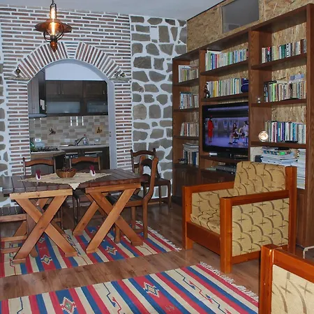 Local Living Edi Penzion 4*