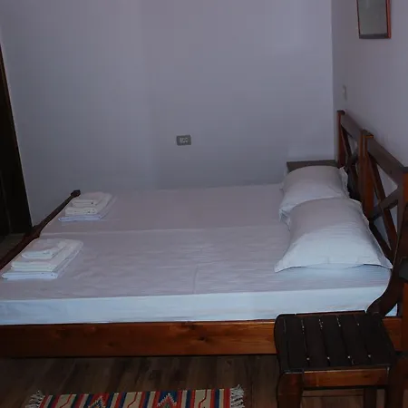 Local Living Edi 게스트하우스 *