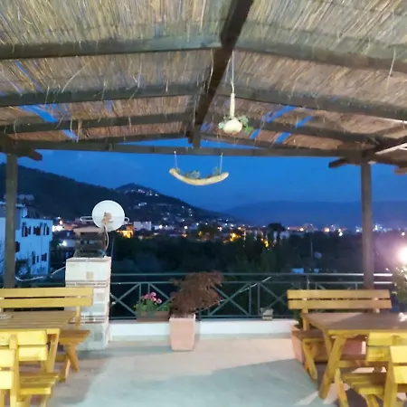 Πανσιόν Local Living Edi *